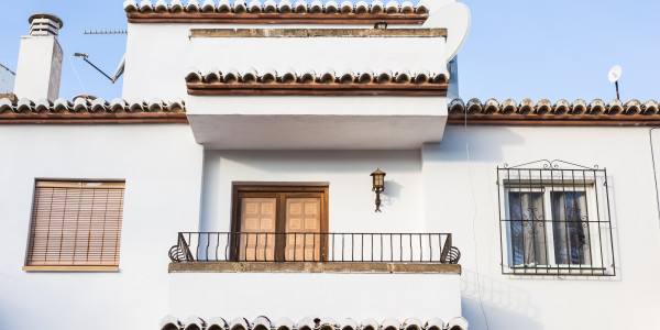 Pintar Fachadas de Casas Unifamiliares / Chalets Parla · Pinturas Especiales Anticorrosivas y de Alta Resistencia