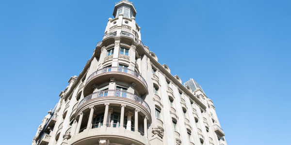 Pintar Fachadas de Empresas / Negocios / Locales Comerciales Parla · Restauración de Fachadas Antiguas